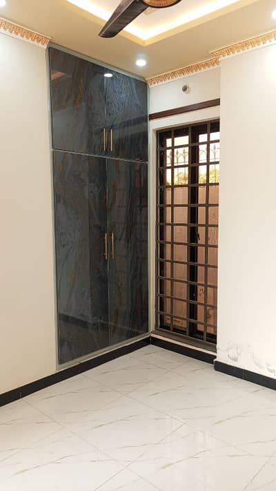 3 Marla tile floor Ground Floor Portion For Rent Near College Road