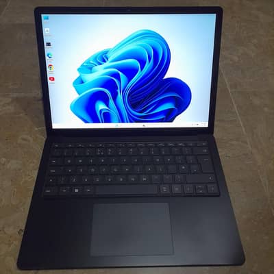 512GB 12th Generation laptop 5 Microsoft Arc Mouse Docking station