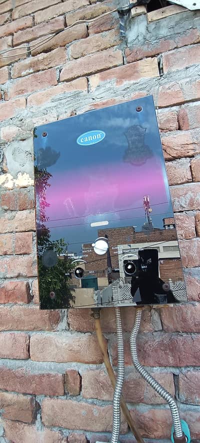 Nanon. 6LTR. Gas instant gyser for sale