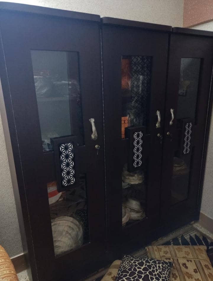 Dressing Table And Divider 4