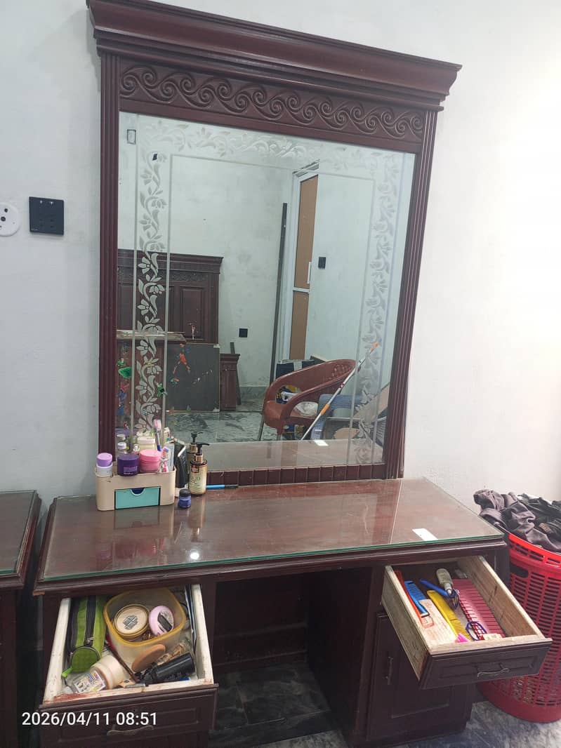 dressing table 1