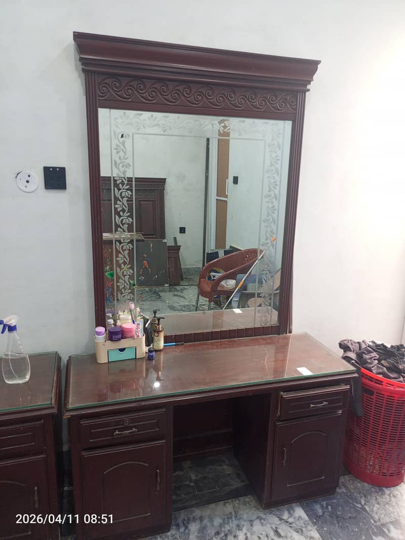 dressing table 2