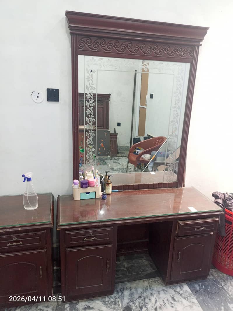 dressing table 3