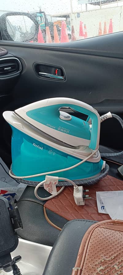 Tefal steam iron. GV6720