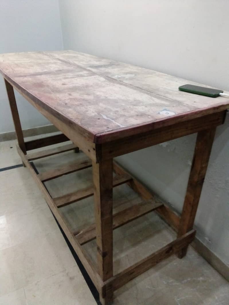 working/study/iron table 0