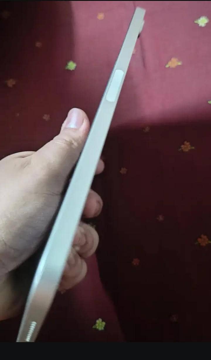 ipad mini 6 with box 4