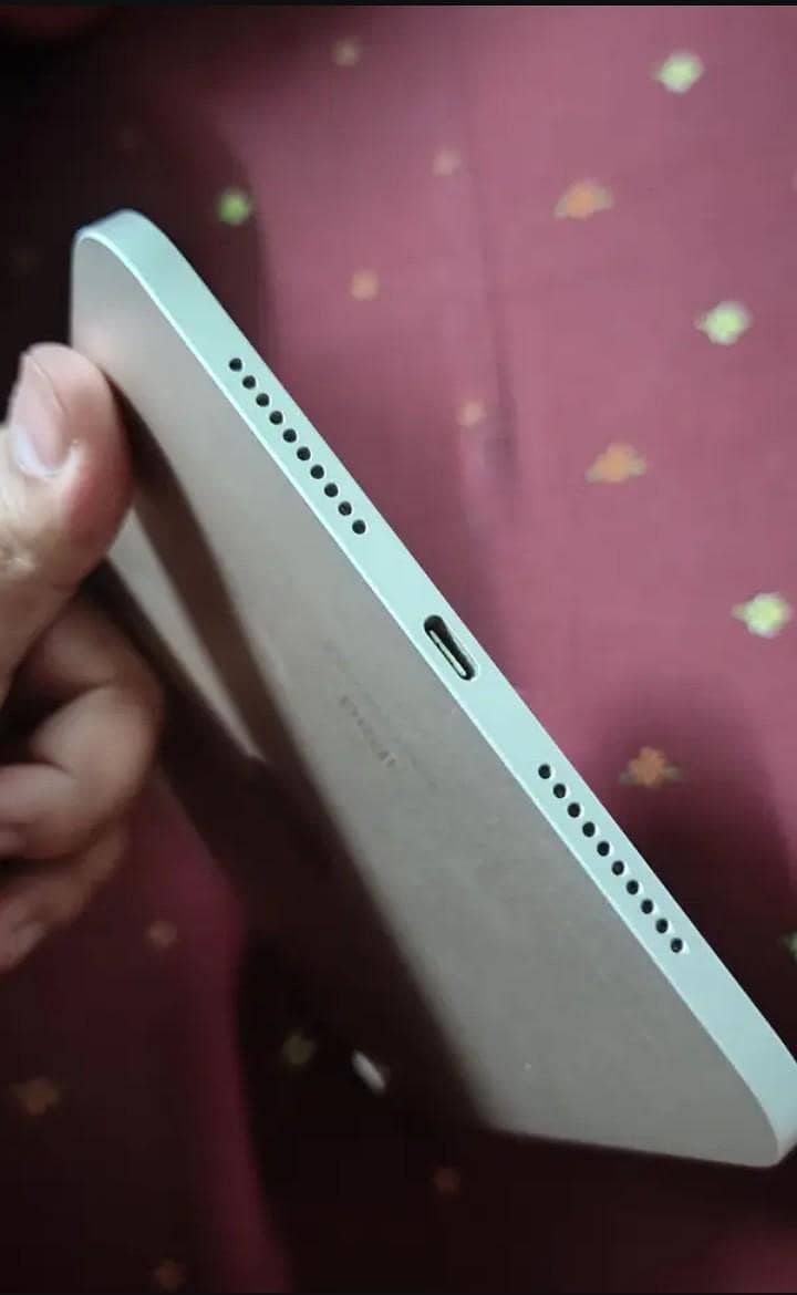 ipad mini 6 with box 5