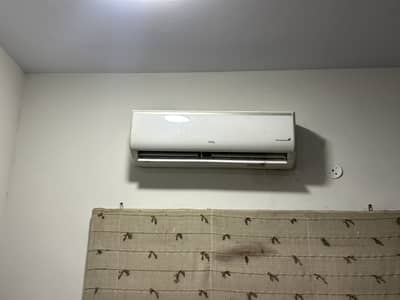 TCL Inveter split ac 1 ton