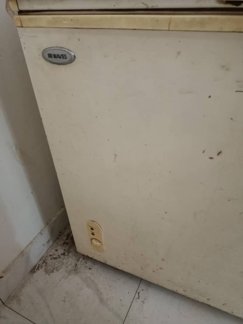 waves deep freezer 0