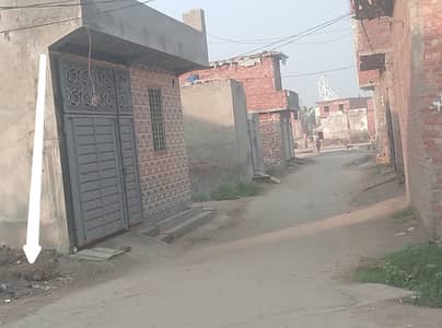 5 Marla Sami commercial plot road lavel plot Link 200ft road and 5th plot from 200ft road near new defence road and Ferozepur road gajjumate Lahore