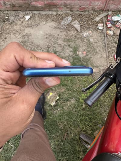 Samsung A12  4GB. 64GB figure ok and With box