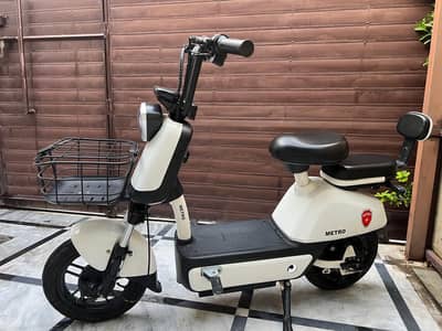 Electric scooty