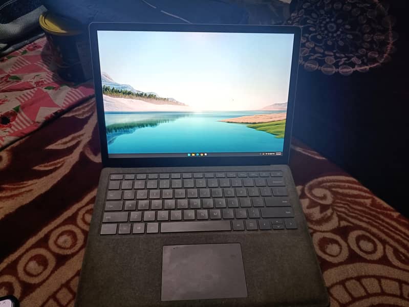 Microsoft Surface 2 Laptop 0