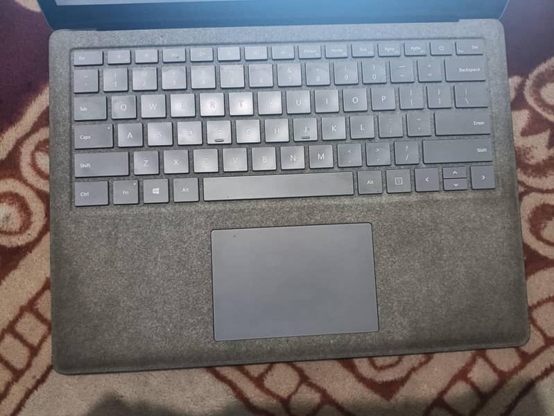 Microsoft Surface 2 Laptop 1