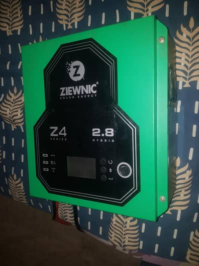 Zewnic Z4 2.8kva Hybrid invertet  03444288800