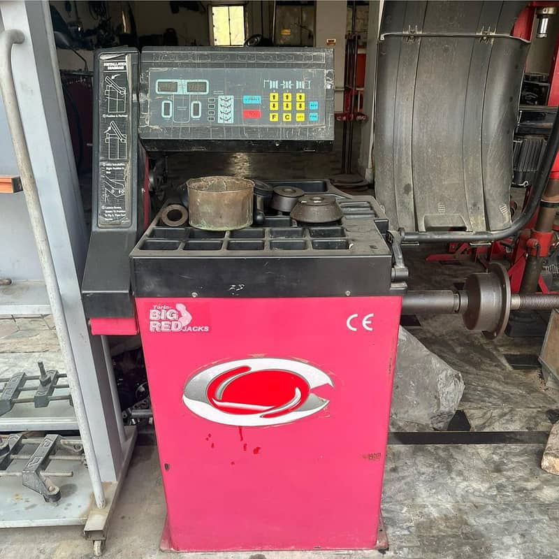 Wheel Alignment & Tyre Changer 2