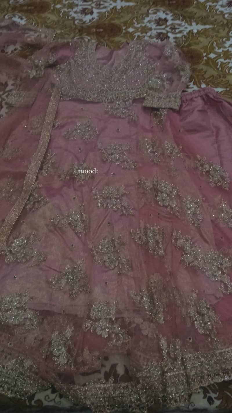 خوبصورت اور منفرد ہینڈ میڈ ڈریس سیل کے لیے 1