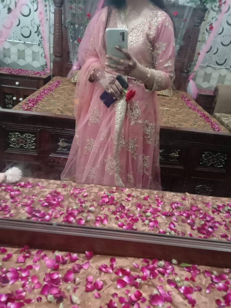 خوبصورت اور منفرد ہینڈ میڈ ڈریس سیل کے لیے 2