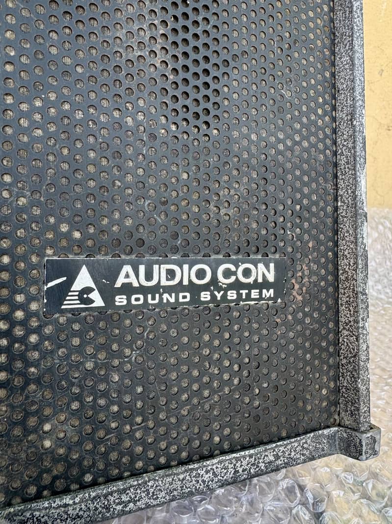 Audio Con Speaker 1