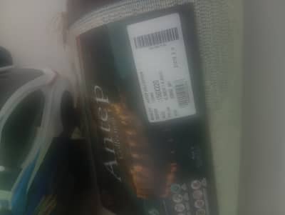 Light coloured new rug for sale in Jinnah garden