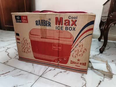 Ice Box 42 liters (almost new)