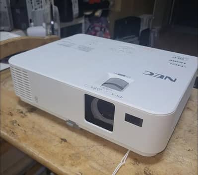 NEC Projector