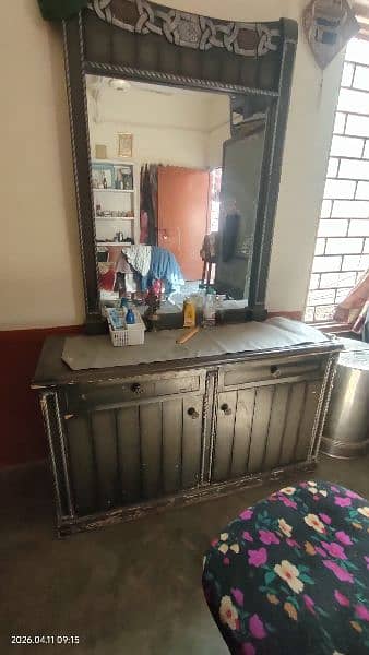 dressing table