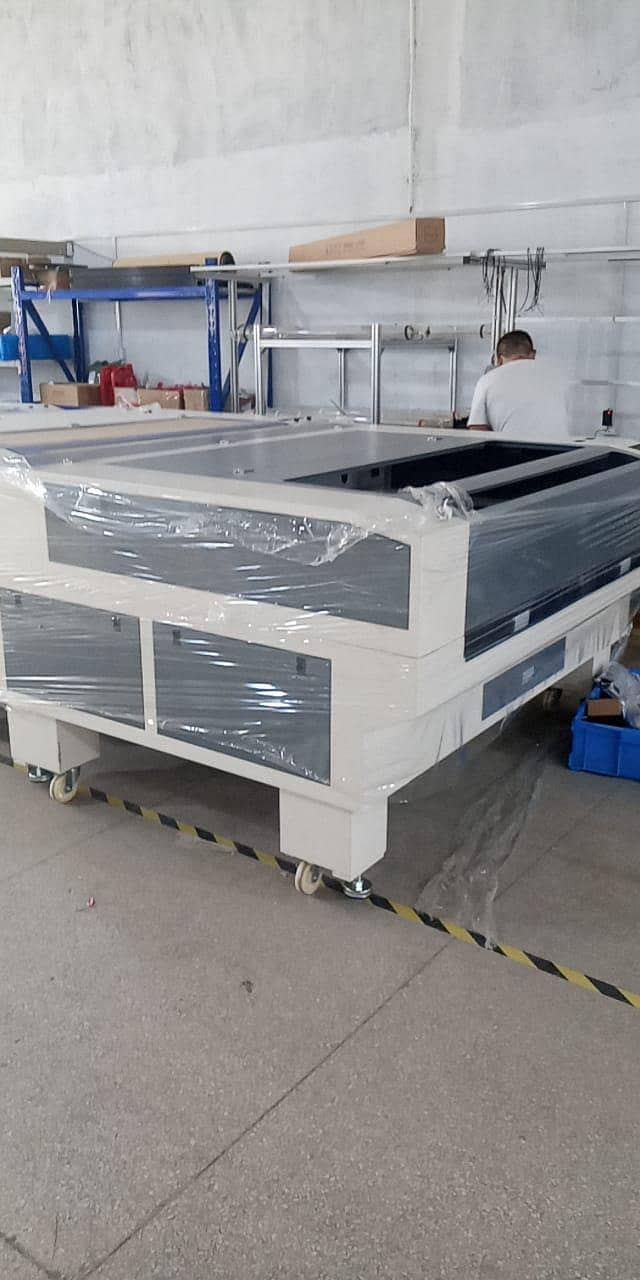 CNC laser cutting machine 2