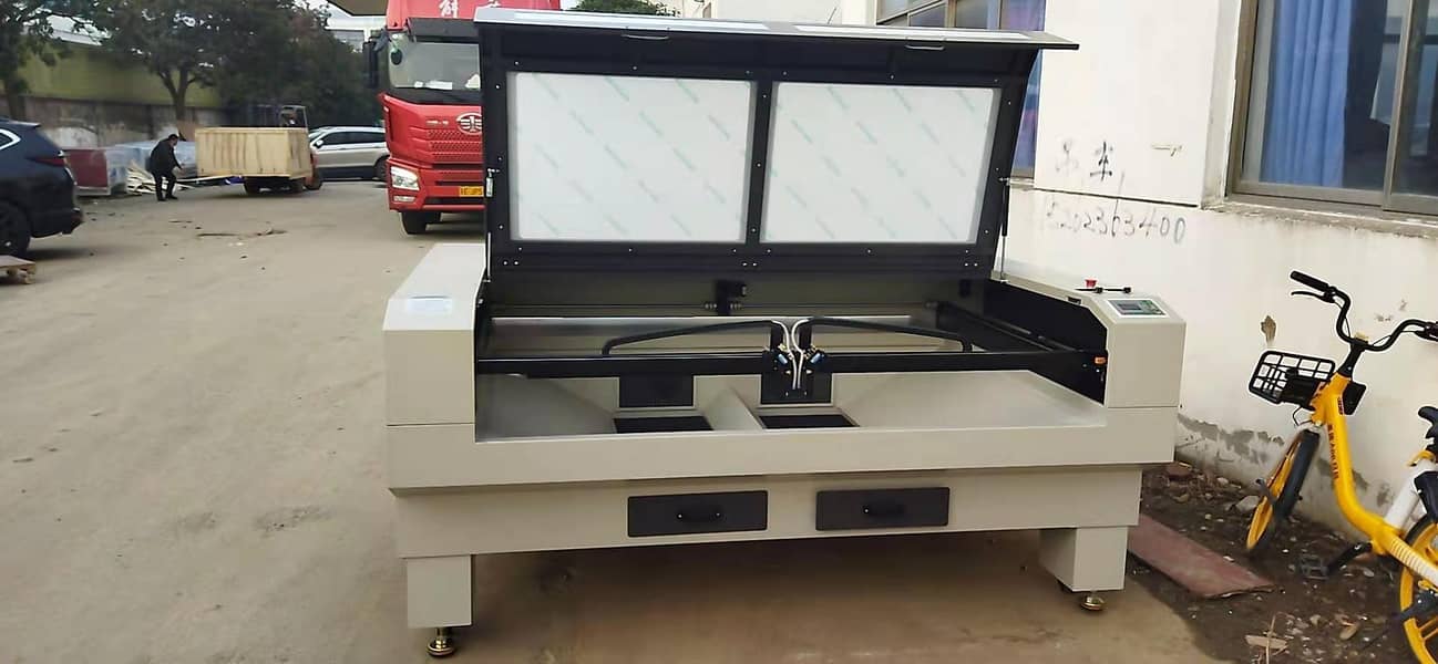CNC laser cutting machine 4