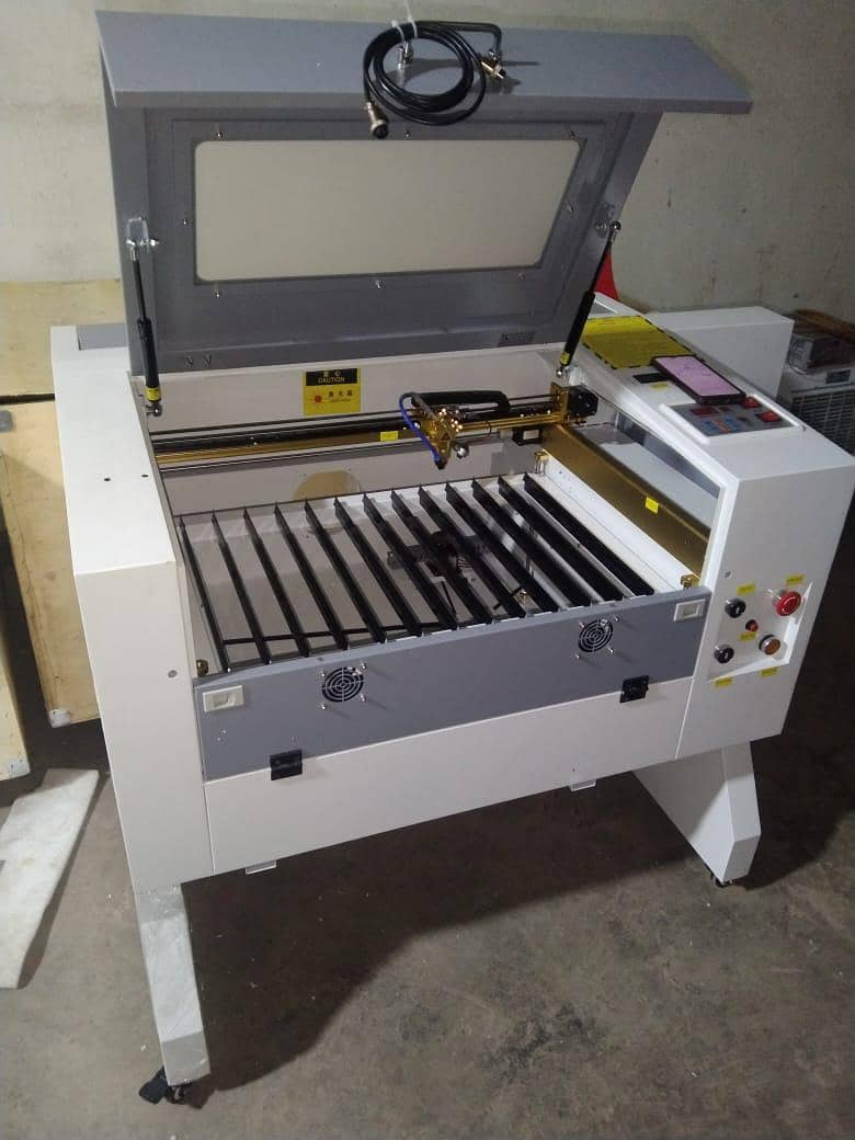 CNC laser cutting machine 6