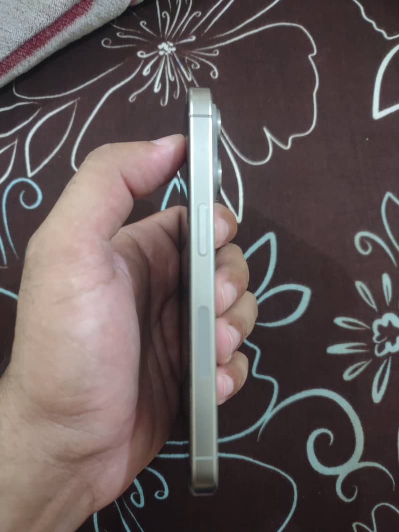 Iphone 15 pro 6