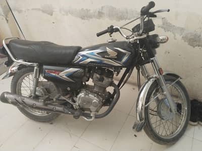 125 24/25 black colour . . transfer biometric on spot. . card on my name