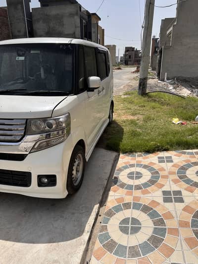 I m seling honda n box cosmer 2018