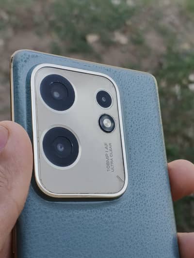 Infinix Zero 30 - 256GB/12GB - Curved Display - Gaming Beast