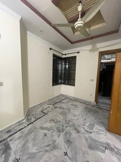 Saprit upper Poction available for rent in Afsha colony near Shalley valley range raod rwp