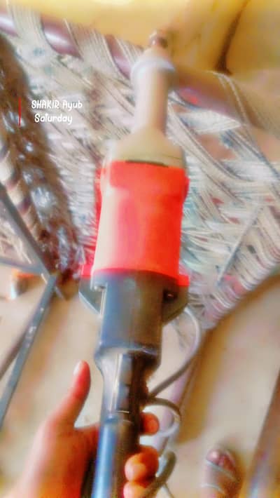 03327034068 par cal krna pin grinder new Hy sirf 5din use Kiya tha