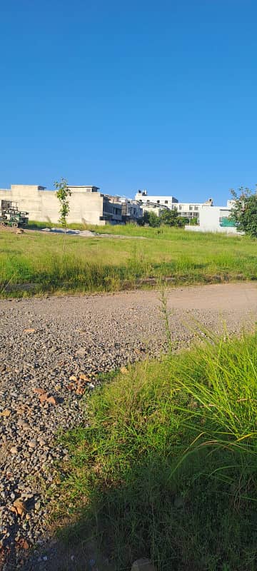 B Block 10 Marla Outclass Location Front Open Available For Sale