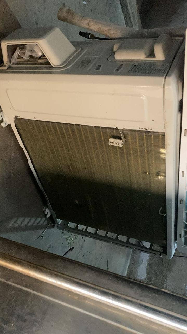 اس پہ لیٹ اینڈ کنڈیشنر ڈولنس انورٹر اے سی ایک منٹ 5