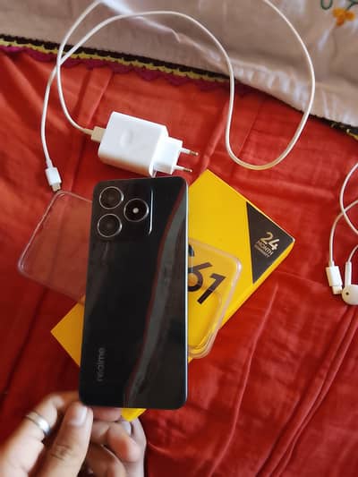 realme c61 just 1 month use