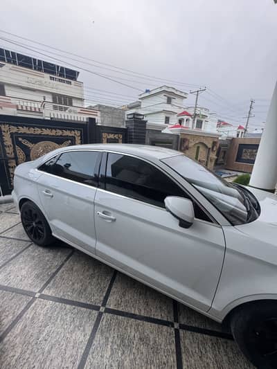 Audi A3 1.2 TFSI Exclusive line (Executive Model)