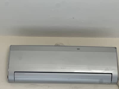 Gree 1 ton split Ac