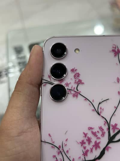 s23 plus . Duel Approved. lush condition