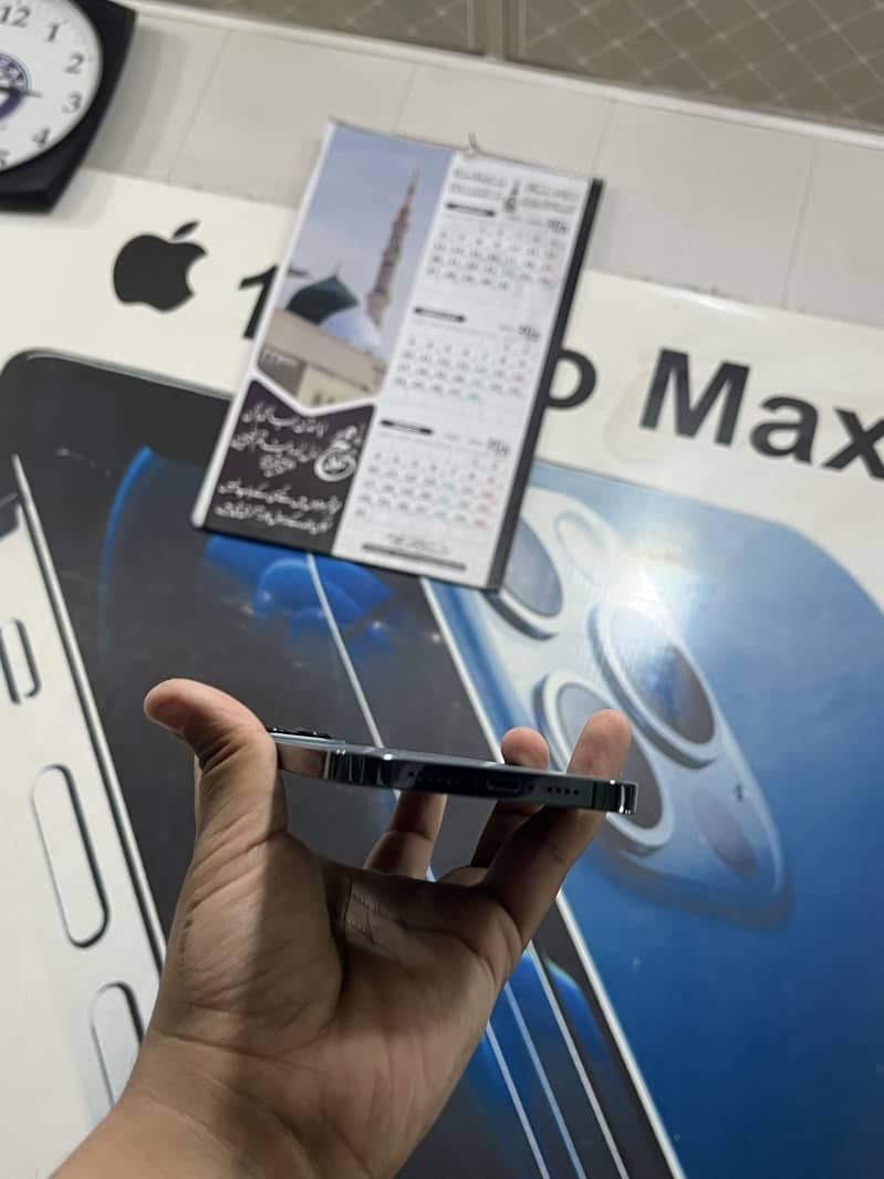 IPHONE 12 PRO MAX 4