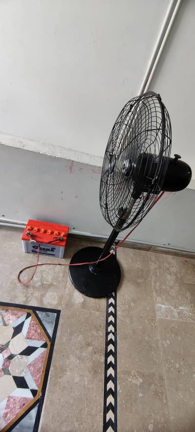 Osaka HT-100 (70 amp) battery with 12v DC solar fan( RADO) , charger.