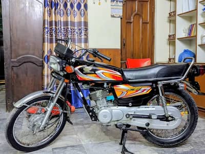 2022 Honda CG 125 Black - Low Mileage - Urgent Sale 03347175879 call