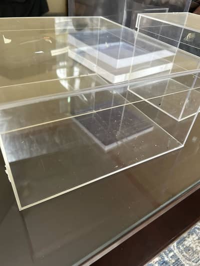 Acrylic gift box