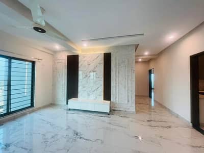 BRAND NEW 4-BEDROOMS APARTMENTS AVAILABLE FOR RENT IN A HEART OF LAHORE CANTT (ASKARI-10)