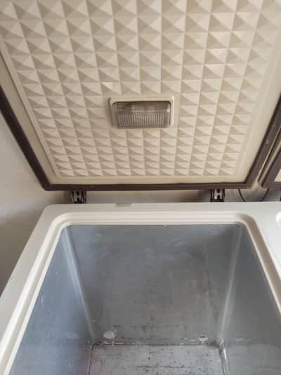 Dawlne D freezer for sale good condition