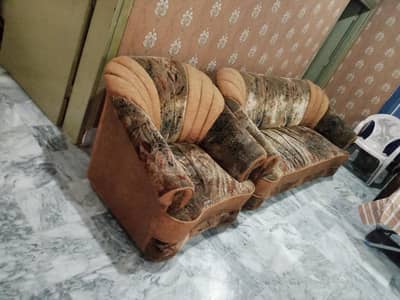 Five seater sofa pure solid wood in Good Condition . .