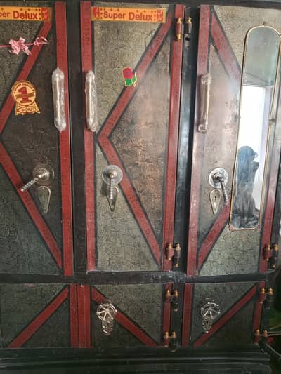 steel almari 3 door normal condition